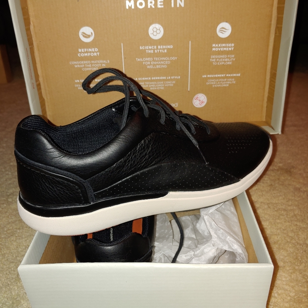 Clarks Women's Un Cruise Lace Sneakers